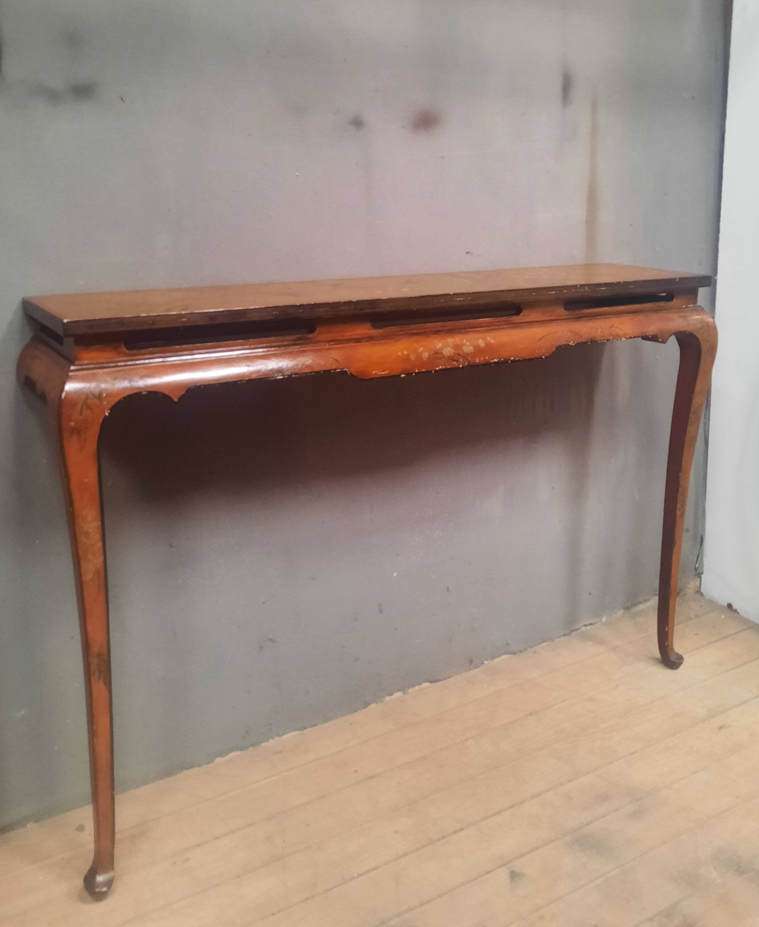 Console étroite d extreme orient
