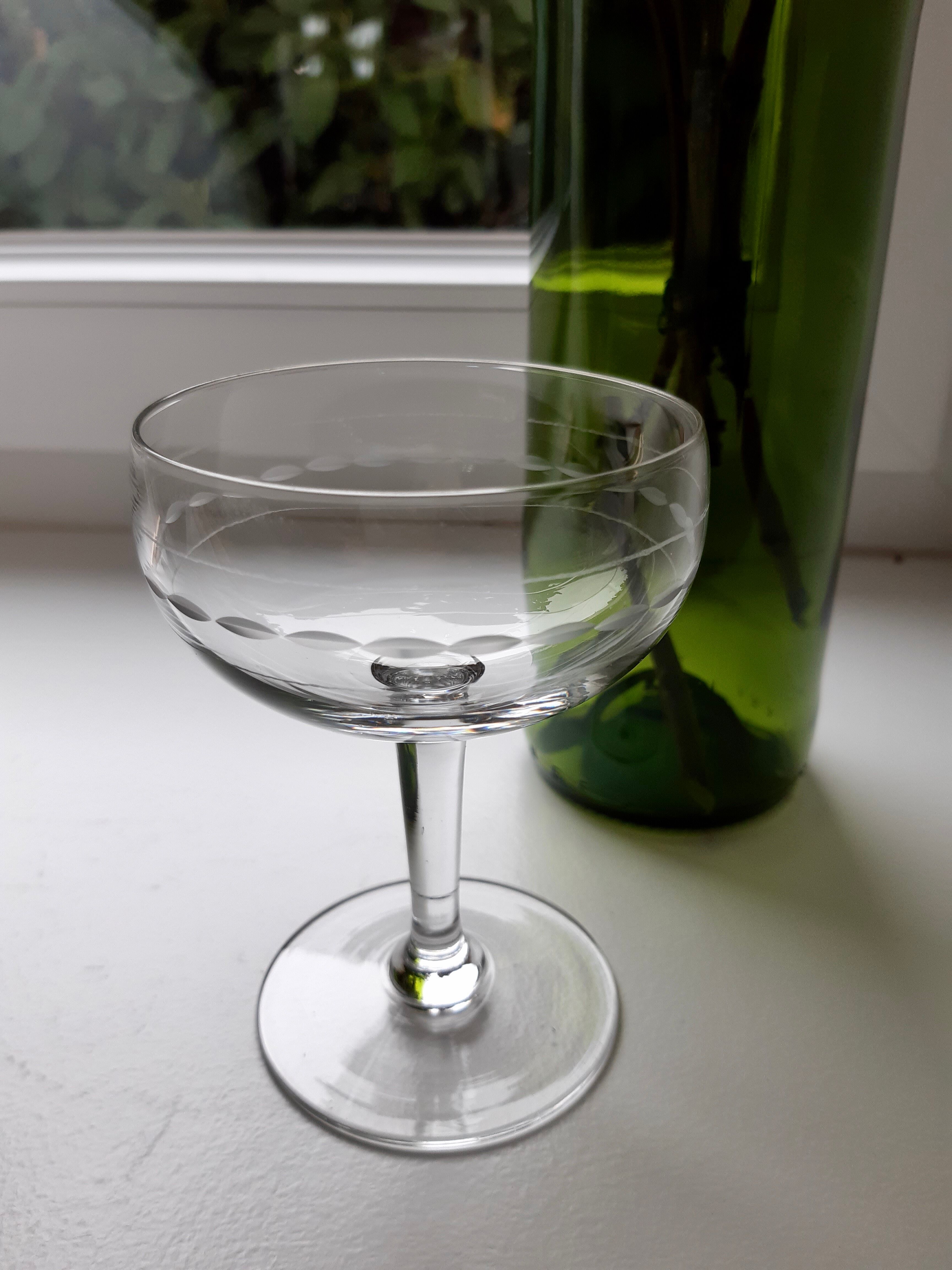 Lot of 6 mismatched crystal champagne glasses early 20th century