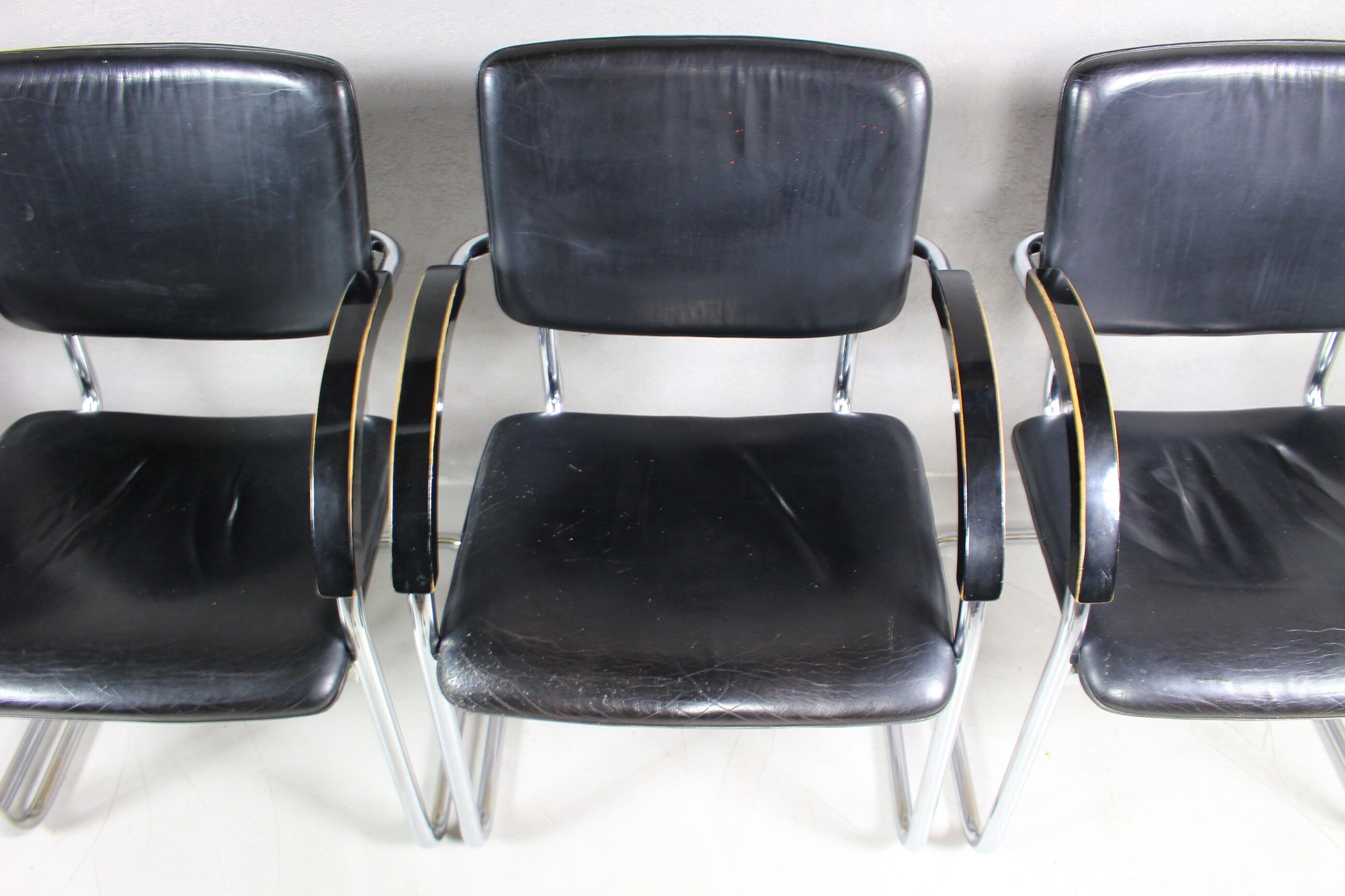 Set of 4 vintage tubular steel lounge chair