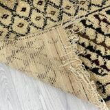 Handcrafted Moroccan Berber carpet 174 x 116 CM