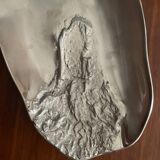 Cast aluminum centerpiece