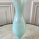Vase opaline bleu ciel