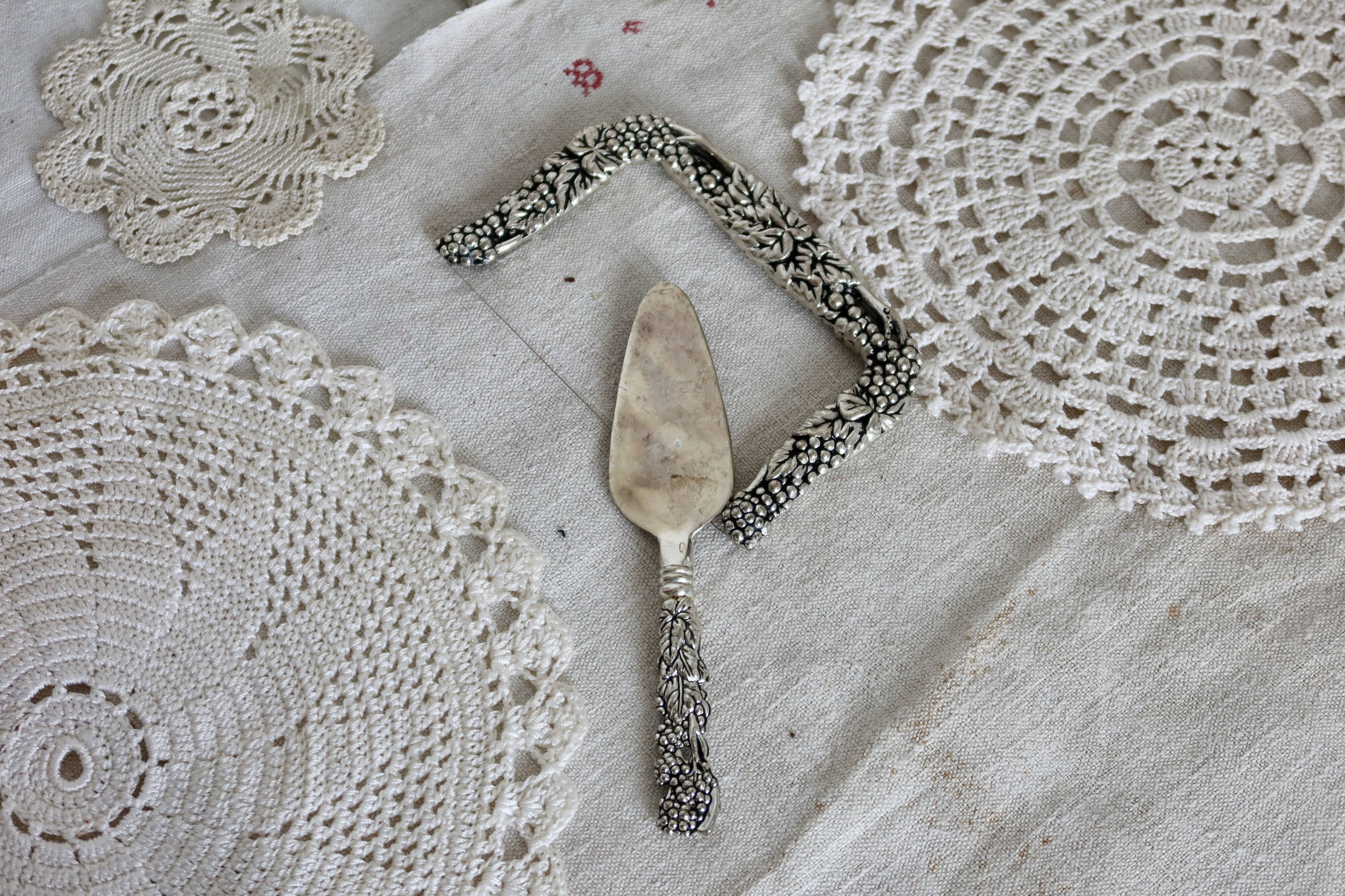 Vintage silver plated cake/cheese knife