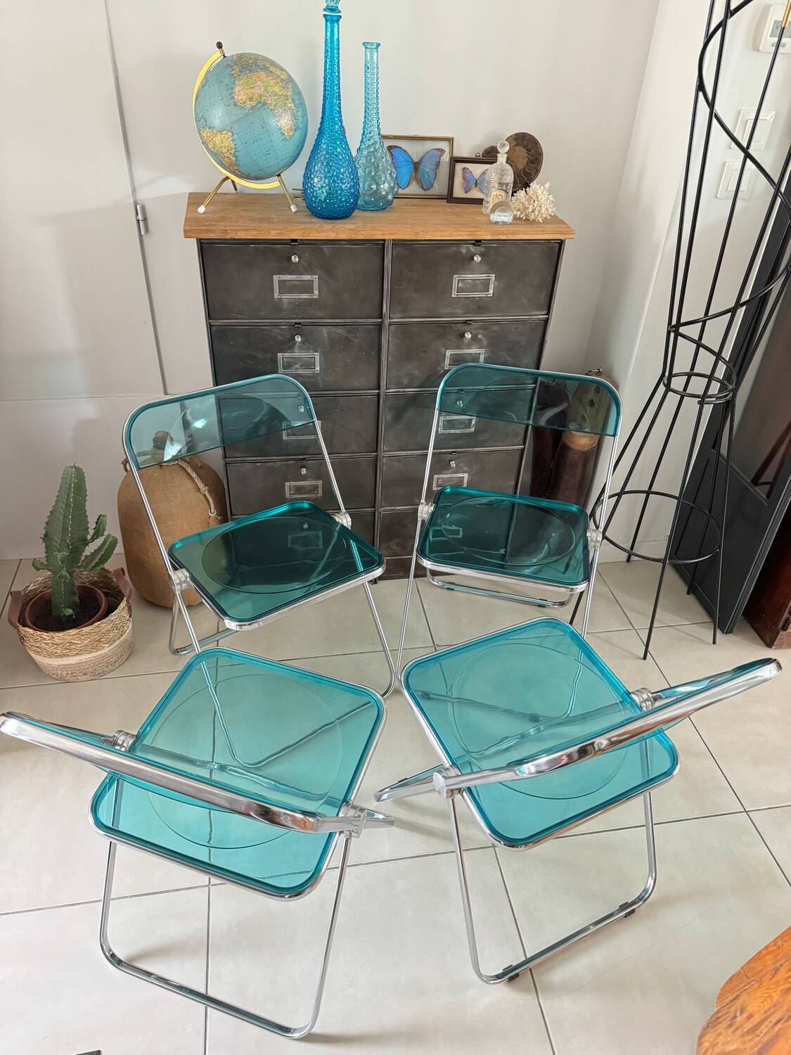 Set of 4 blue Plia folding chairs by Castelli