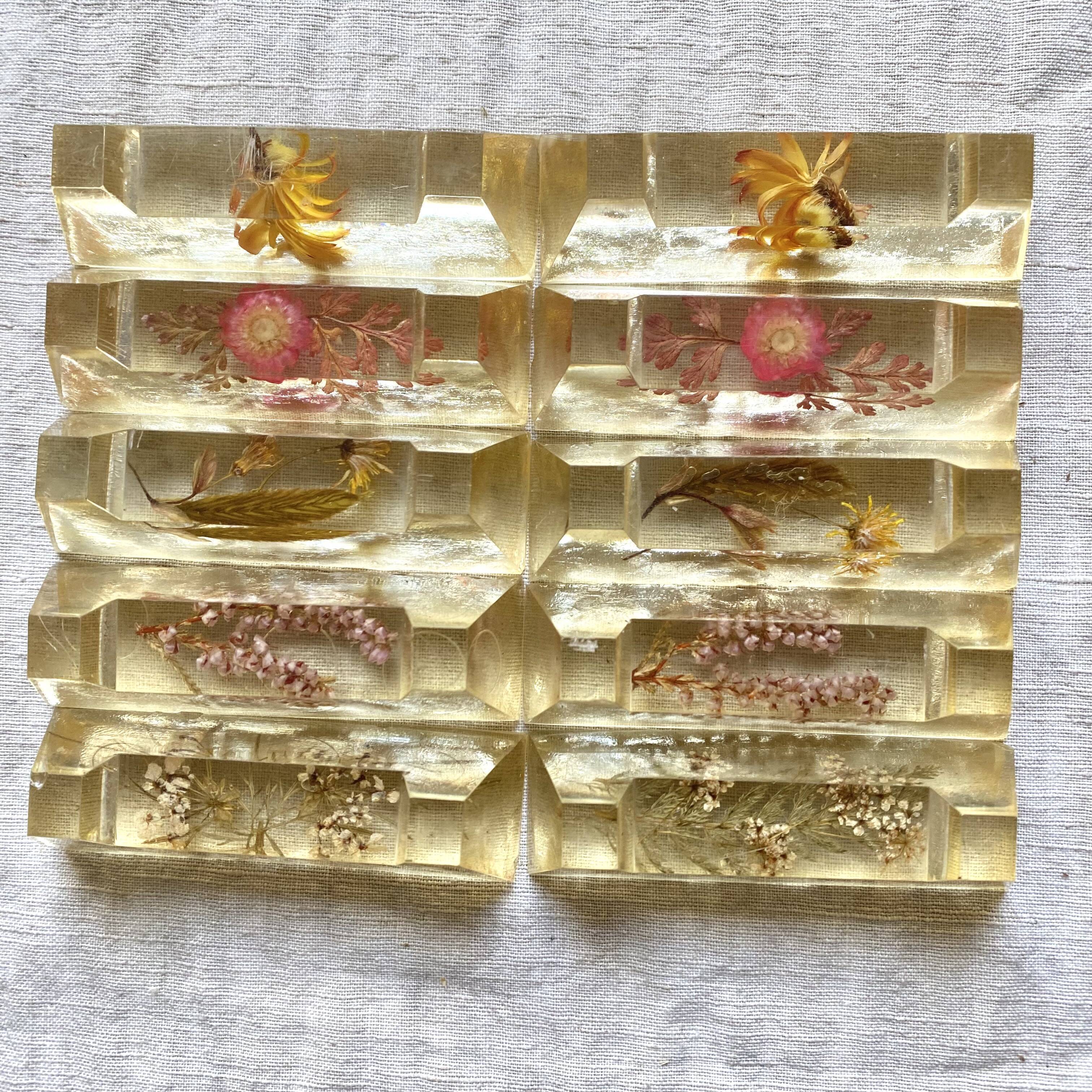 Vintage resin knife holder