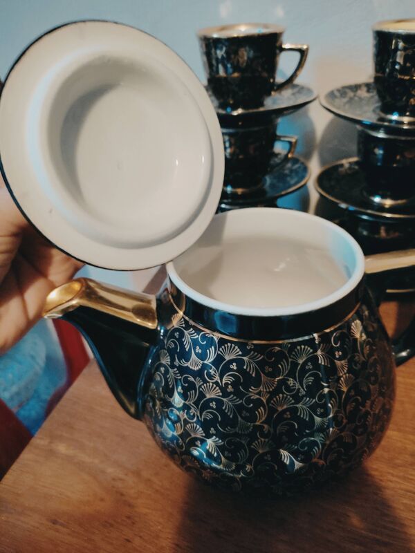 Set de 9 tasses et leur théière art déco assortie