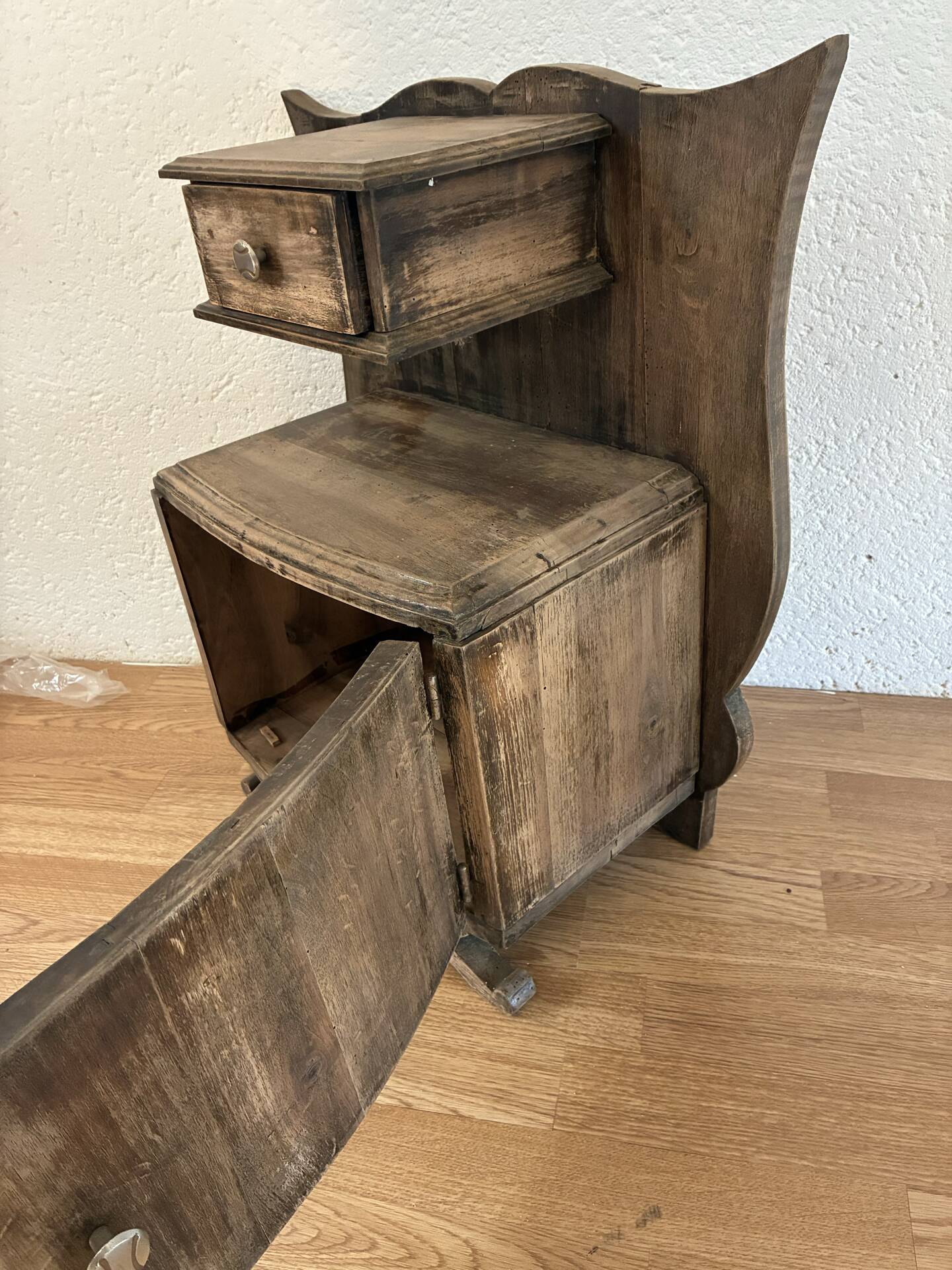 Petit meuble en bois- chevet/meuble d’appoint
