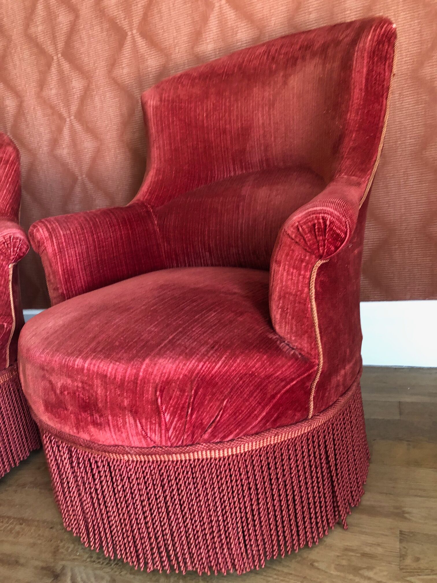 Paire de fauteuils crapaud velours
