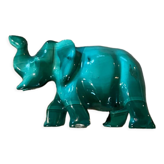 Éléphant sculpté en malachite