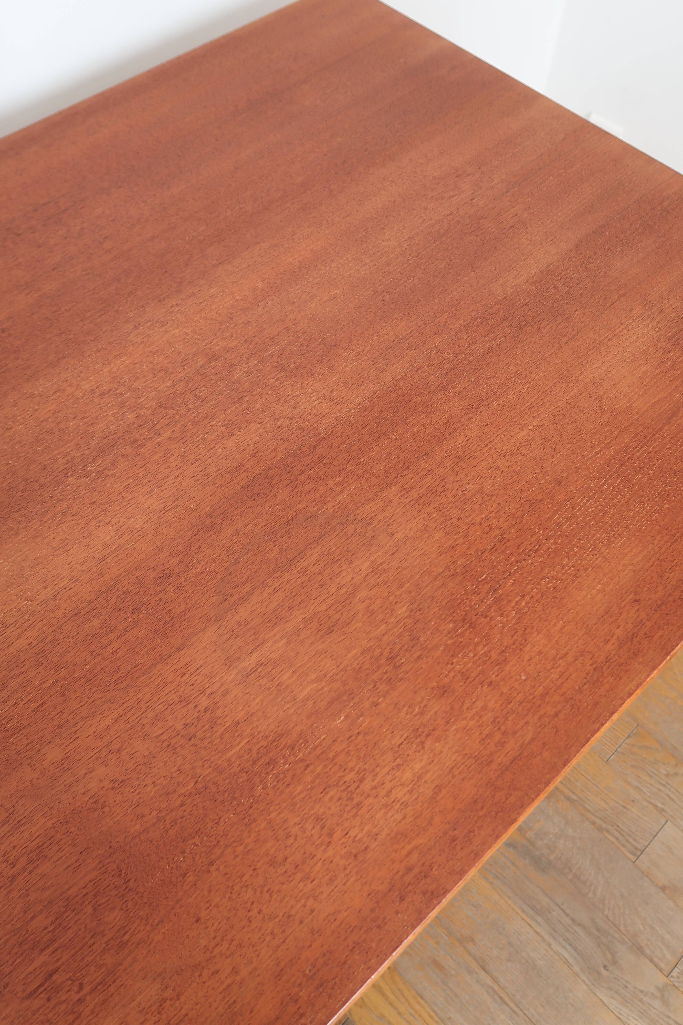 Scandinavian stretch teak table