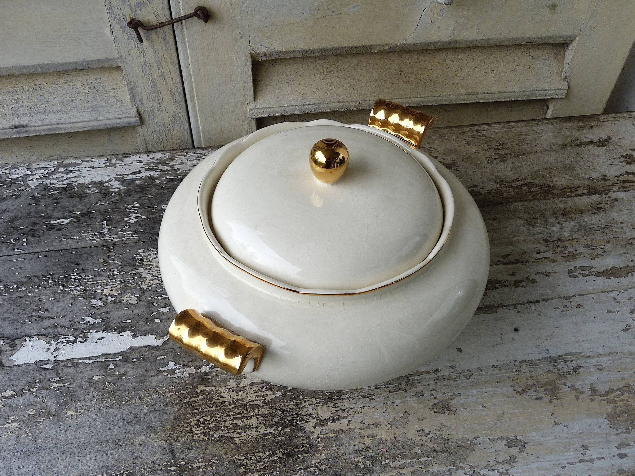 Soup tureen - vegetable bowl Villeroy & Boch Mettlach ivory and gold