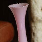 Vase en opaline rose