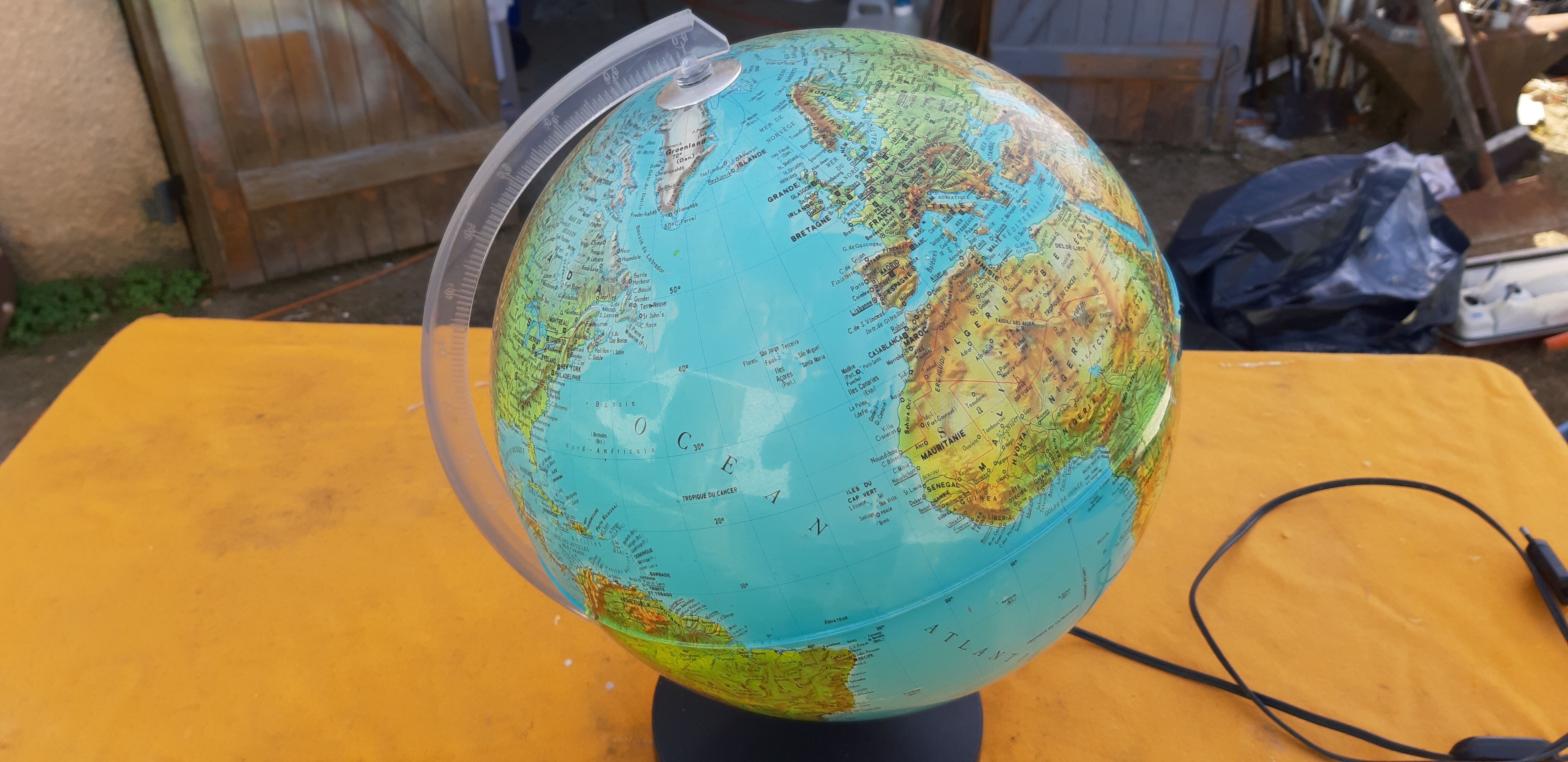 Lampe Mappemonde éclairante