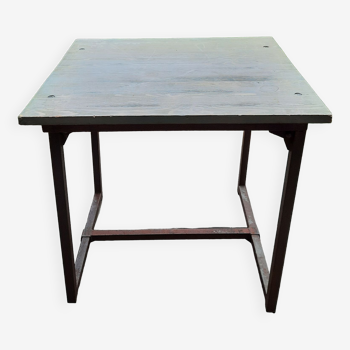 Folding square industrial table