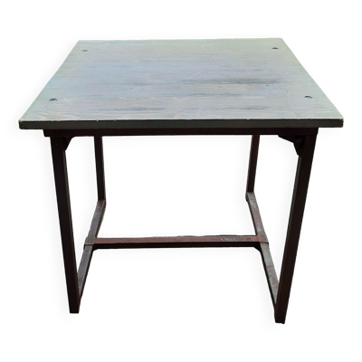 Table industrielle carrée pliante