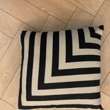 3 geometric pattern cushions