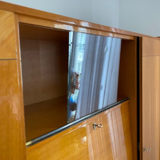 Armoire en bois clair