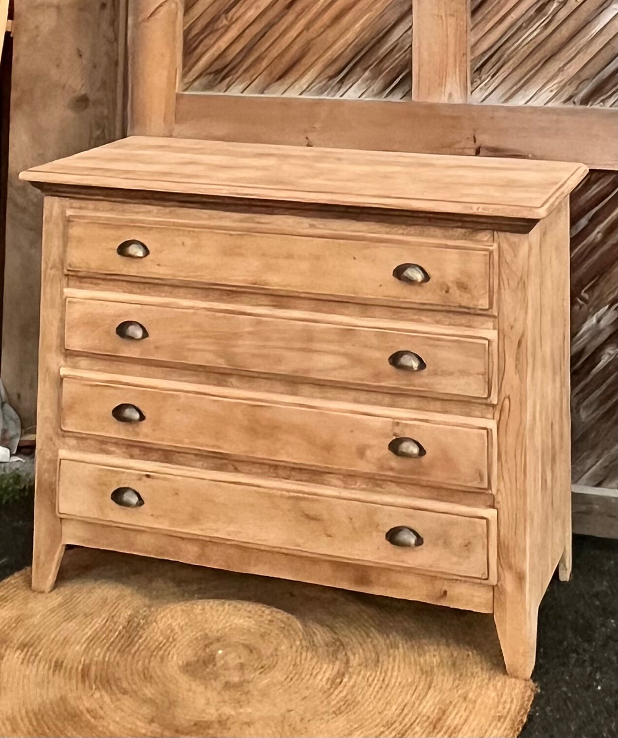 Commode ancienne vintage en chêne massif brut - pieds compas