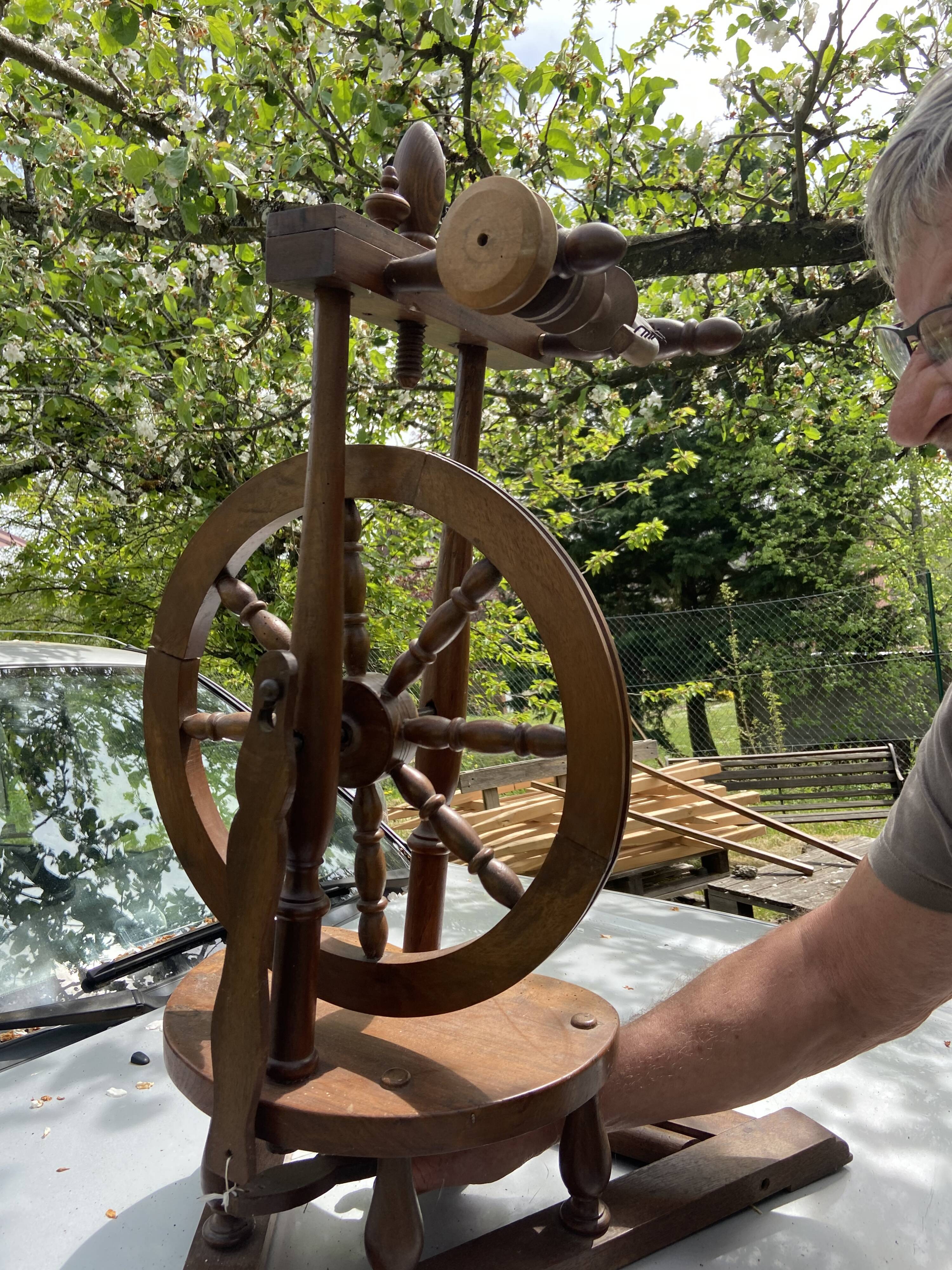 Wooden spinning wheel