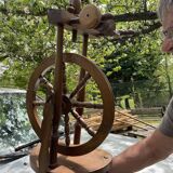 Wooden spinning wheel