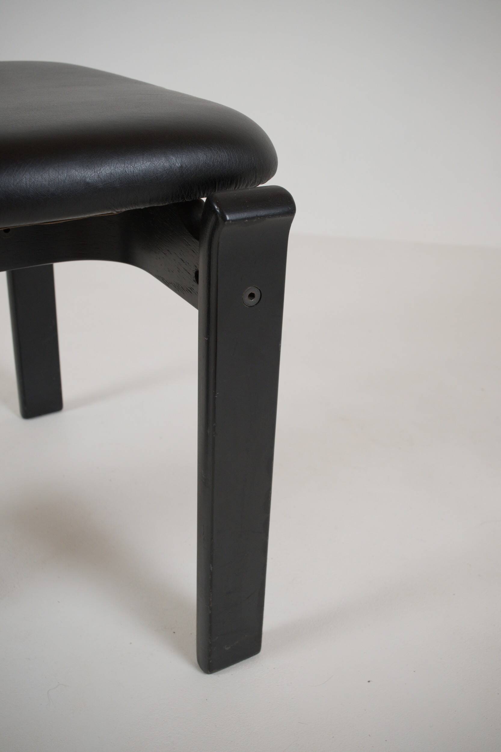 Set of 4 dining chairs "Totem" by Torstein Nilsen