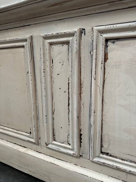 Huge store counter at the beginning of the 20th century