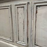 Huge store counter at the beginning of the 20th century