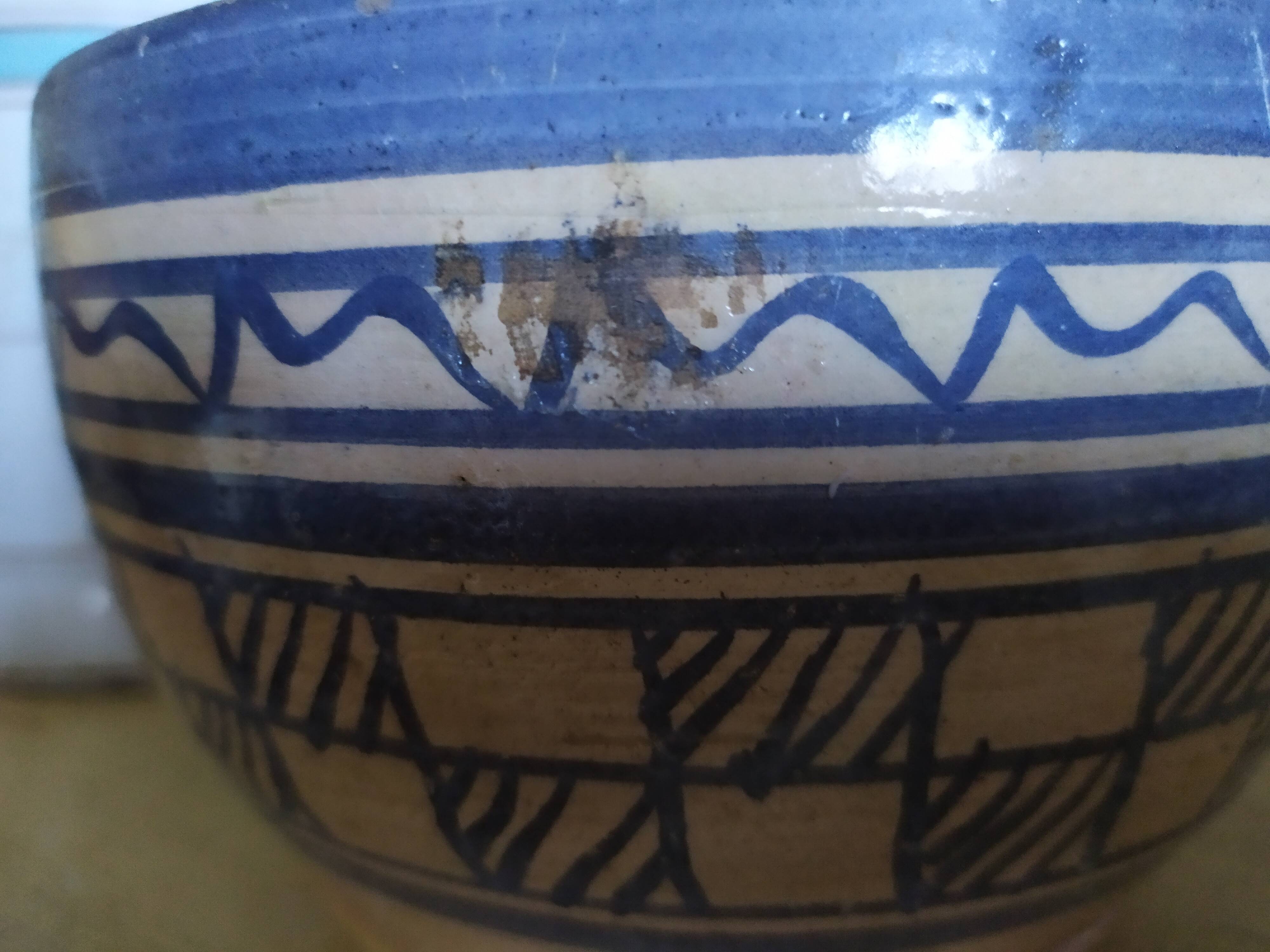 Stoneware salad bowl