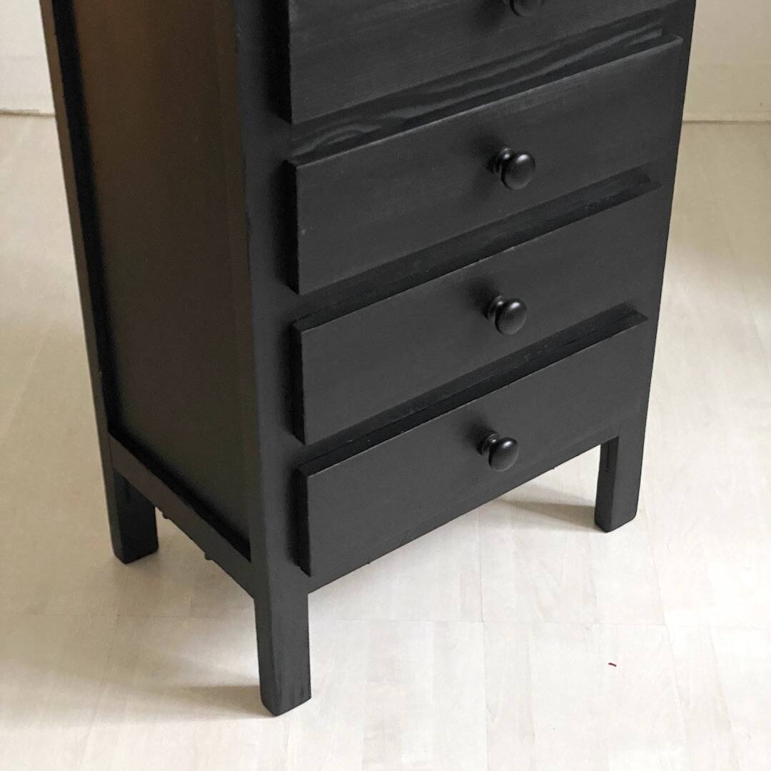 Small vintage 50's chest of drawers