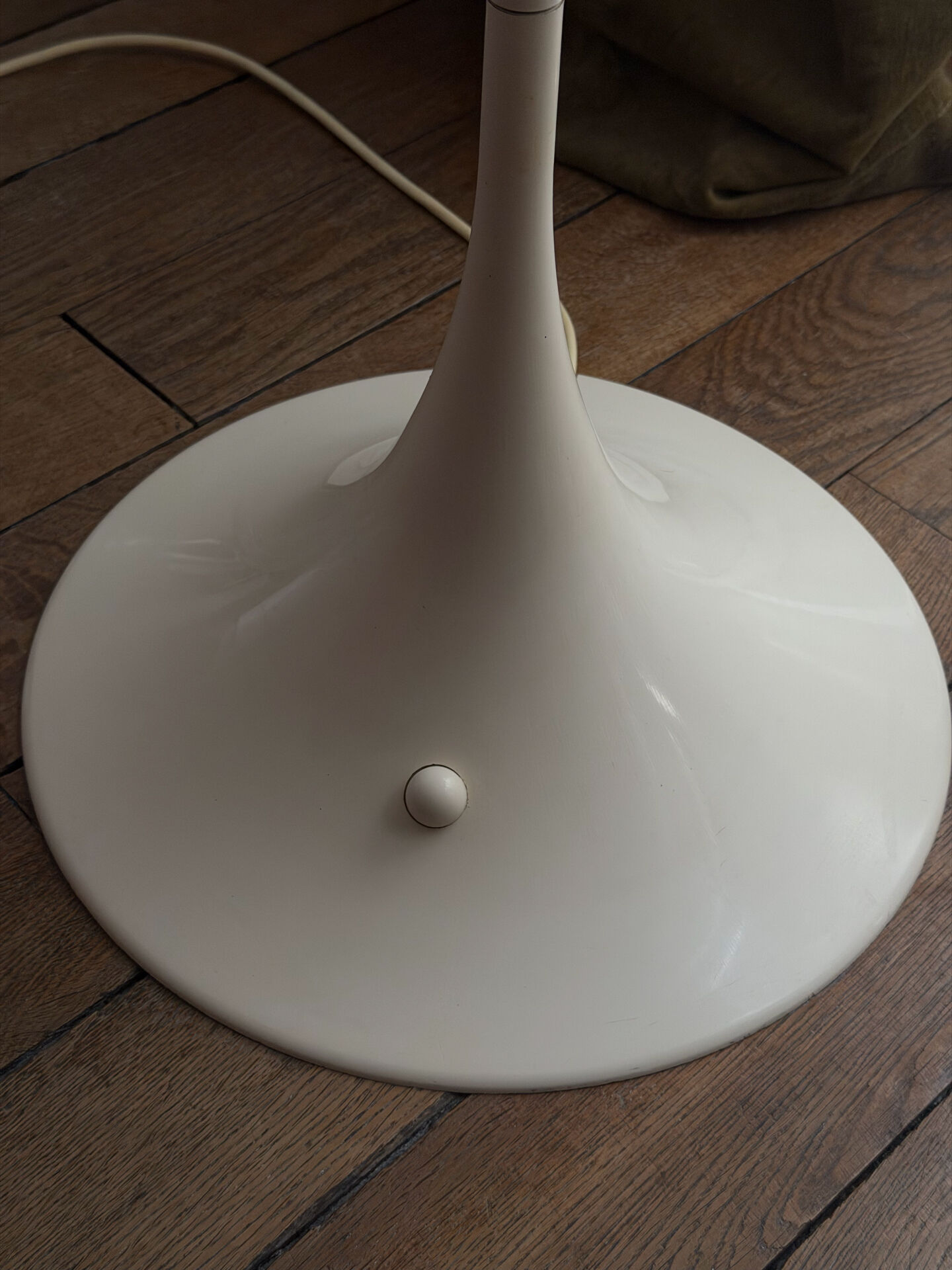 Lampe Panthella Louis Poulsen