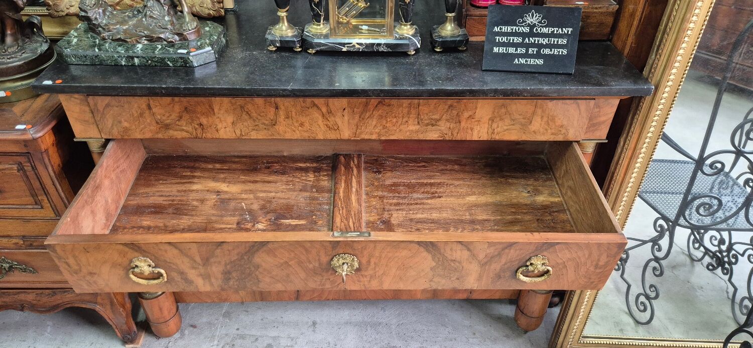 Empire-style chest of drawers with 4 drawers in light walnut, 19th century.