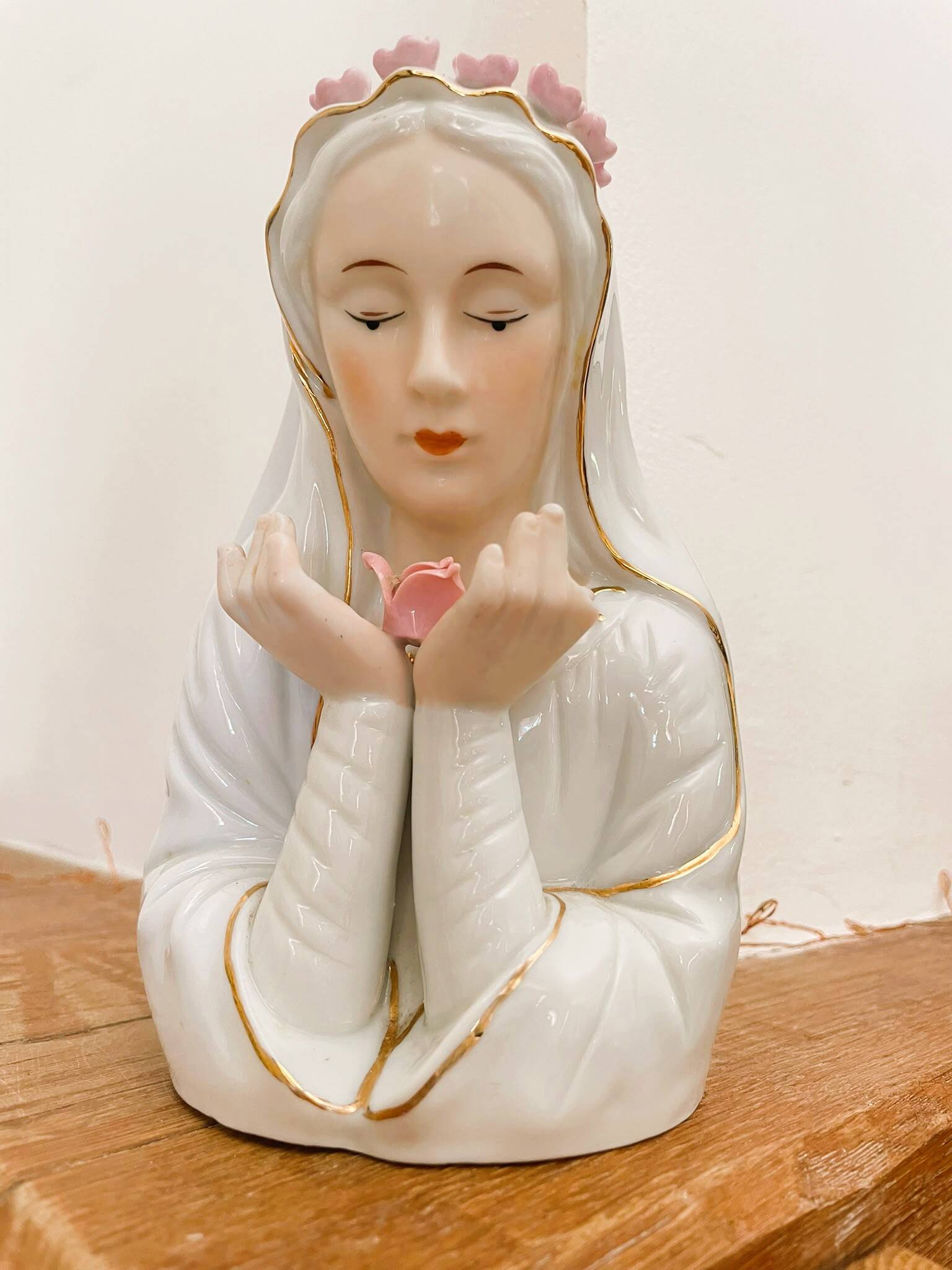 Sculpture de la vierge Marie vintage