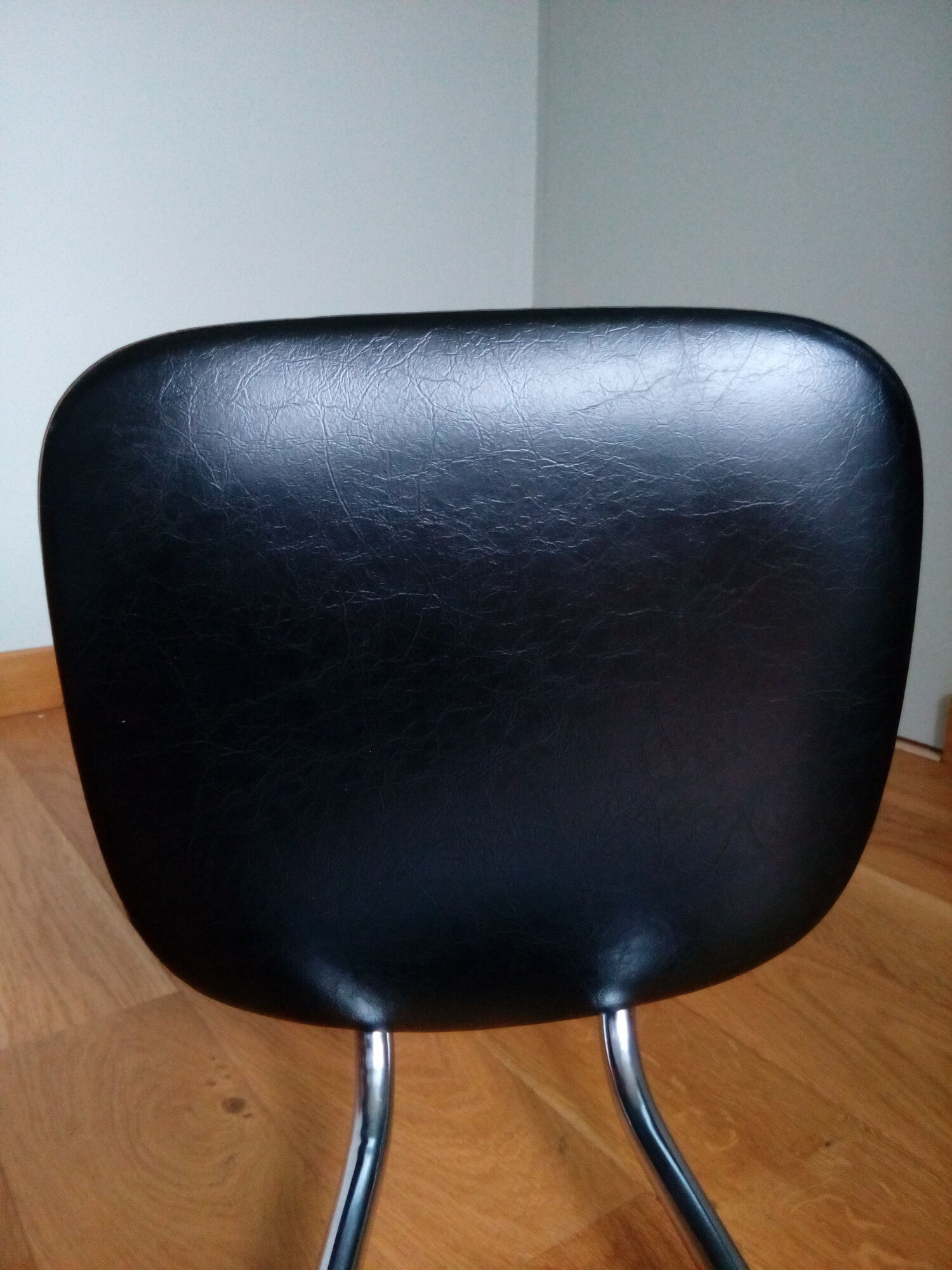 Lafargue Aurillac chrome metal and black skai chair