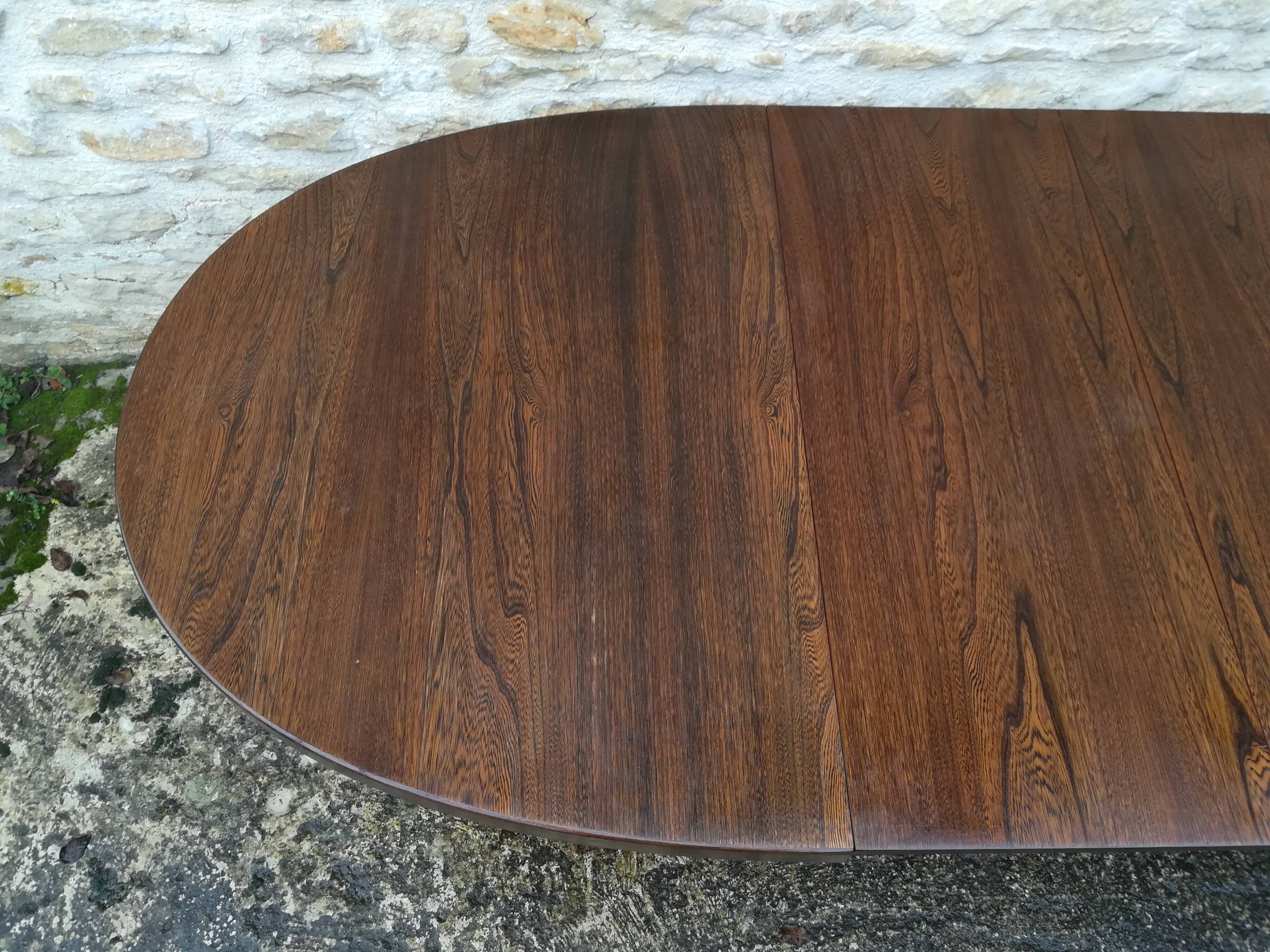 Scandinavian extendable table 2 extensions