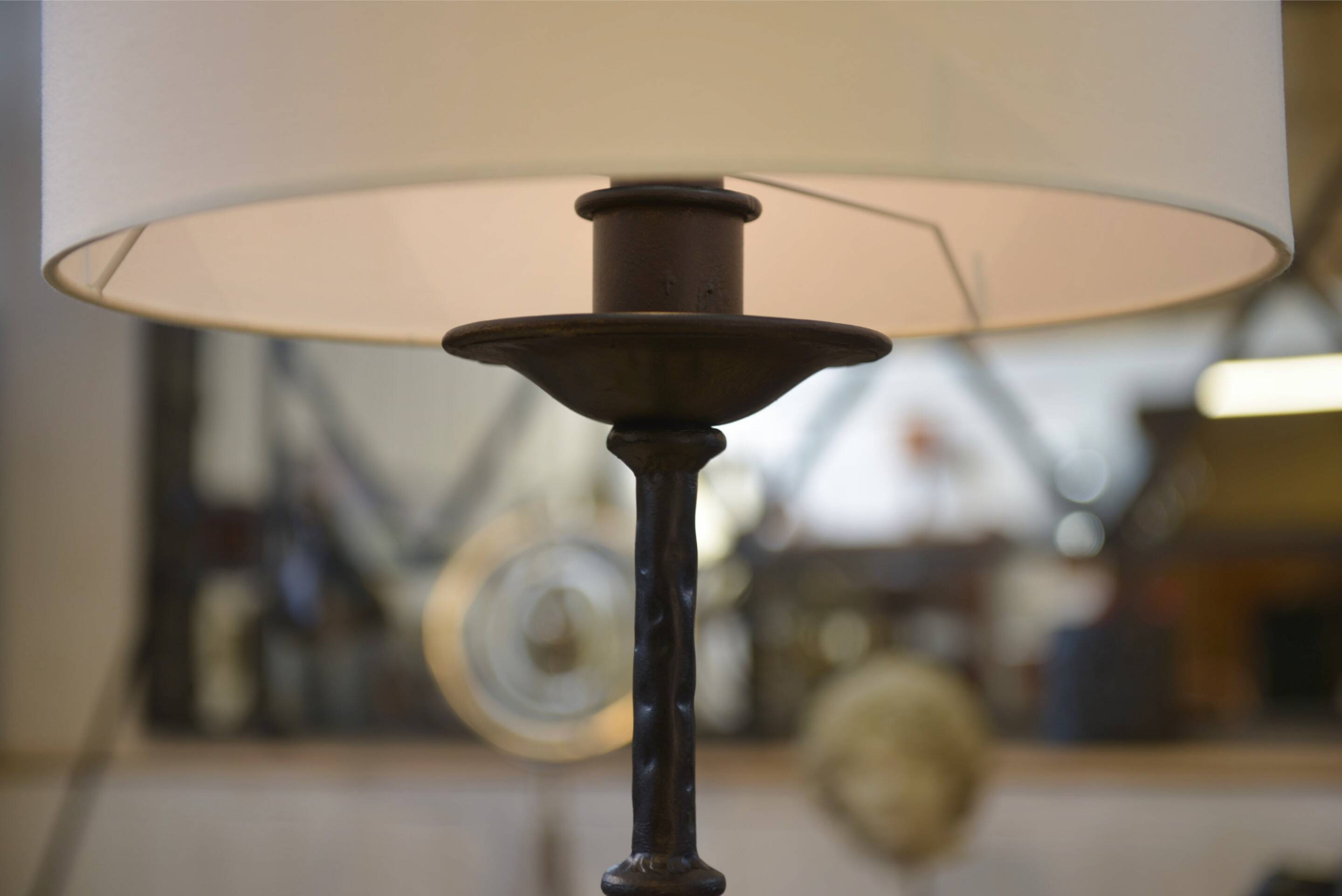 Lampadaire en fer forgé dans le goût des ateliers Marolles 1950’s
