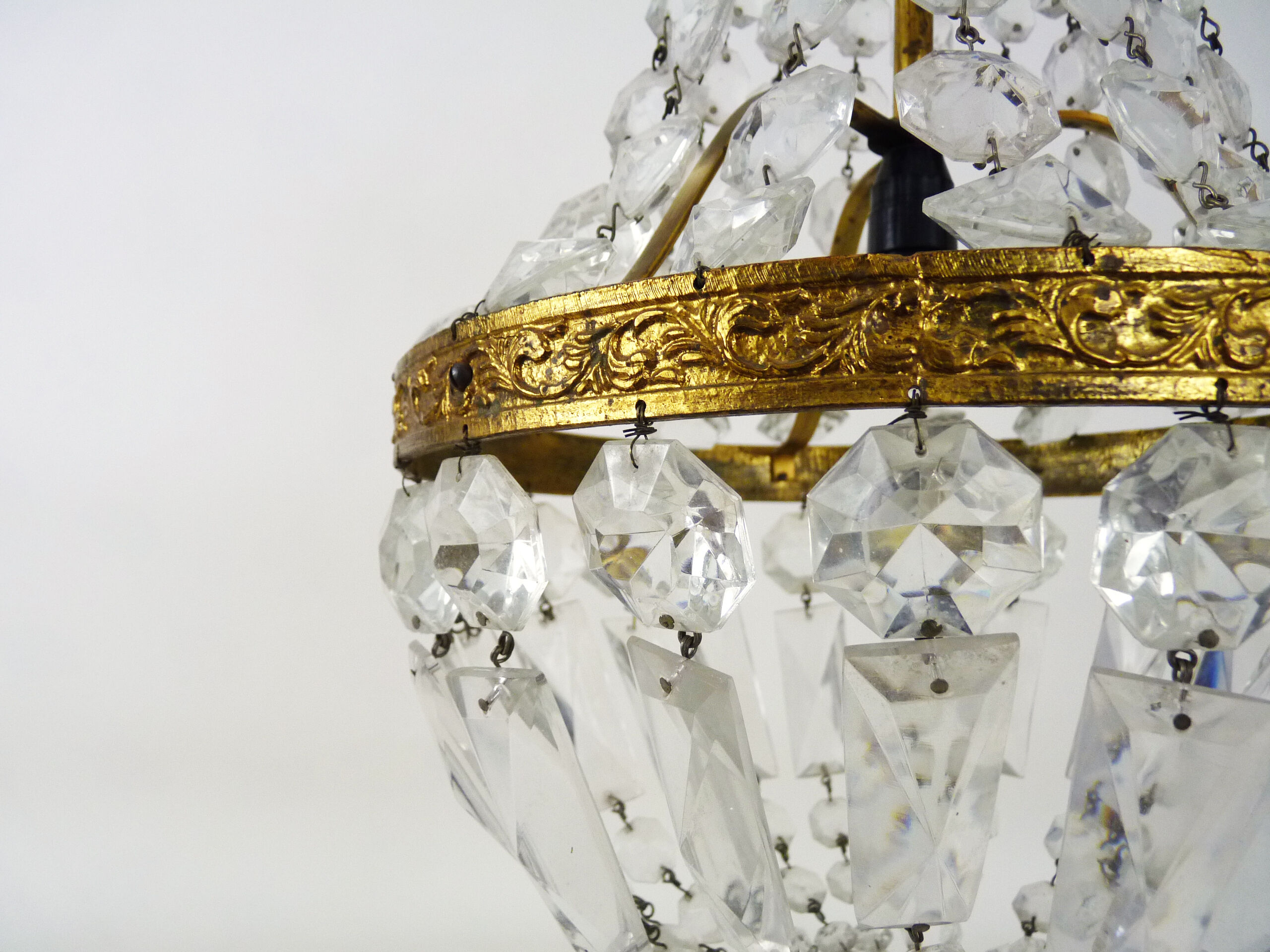 Former Italian hot air balloon chandelier, glass grapevines. Chandelier grapevines. Year 60