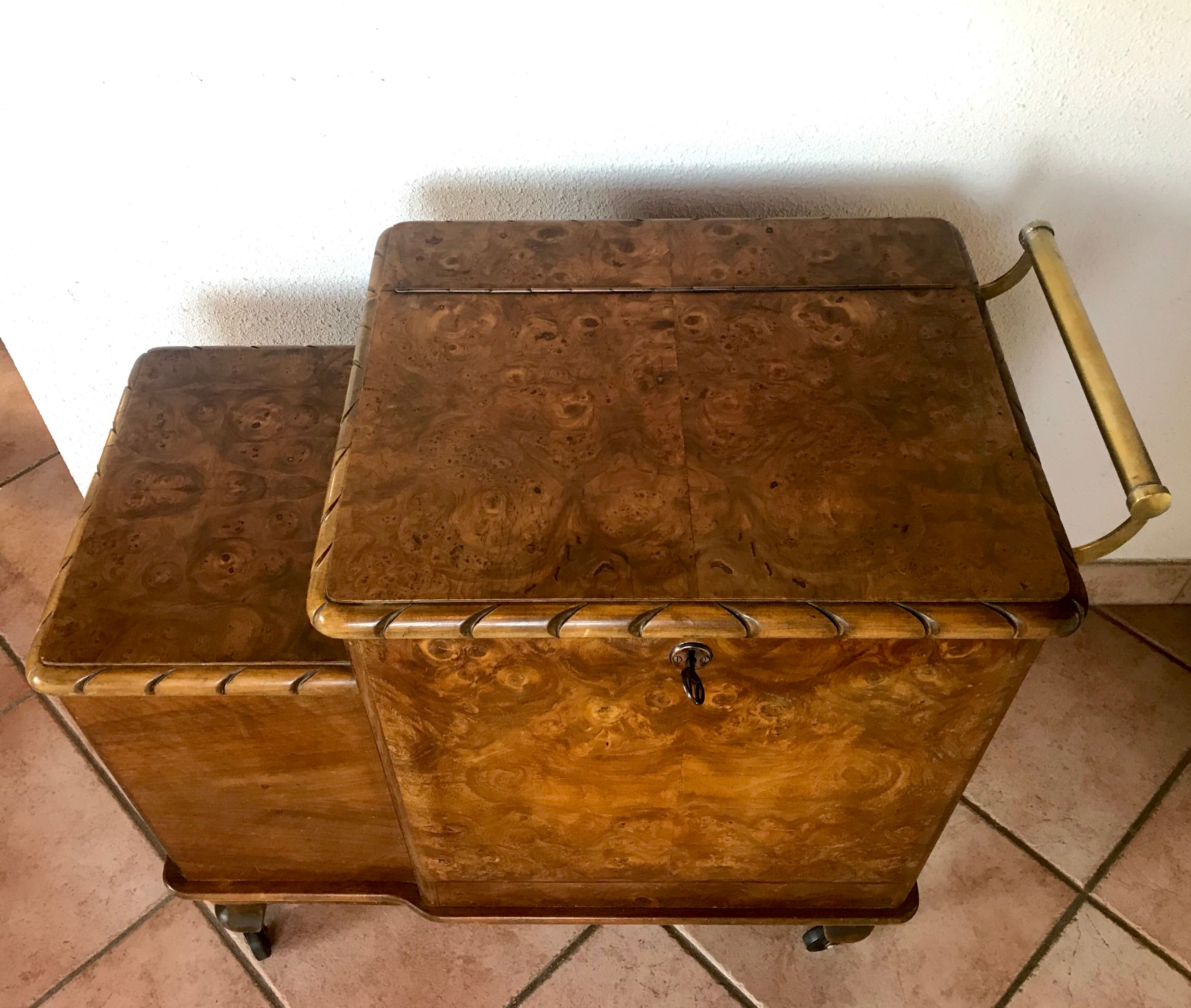 Trolley bar serves Art Deco