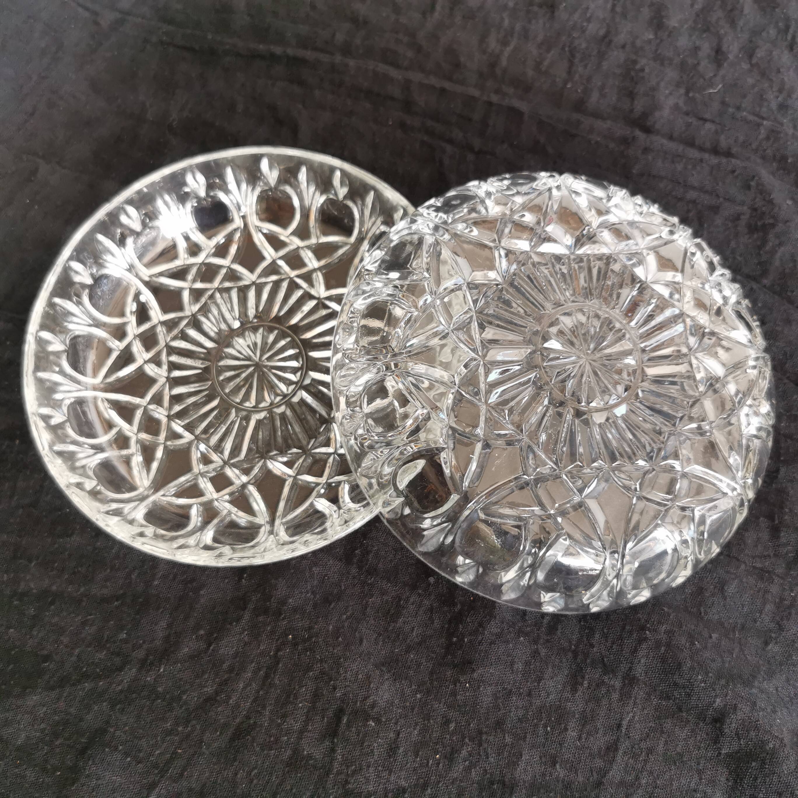 Set of 2 glass cups