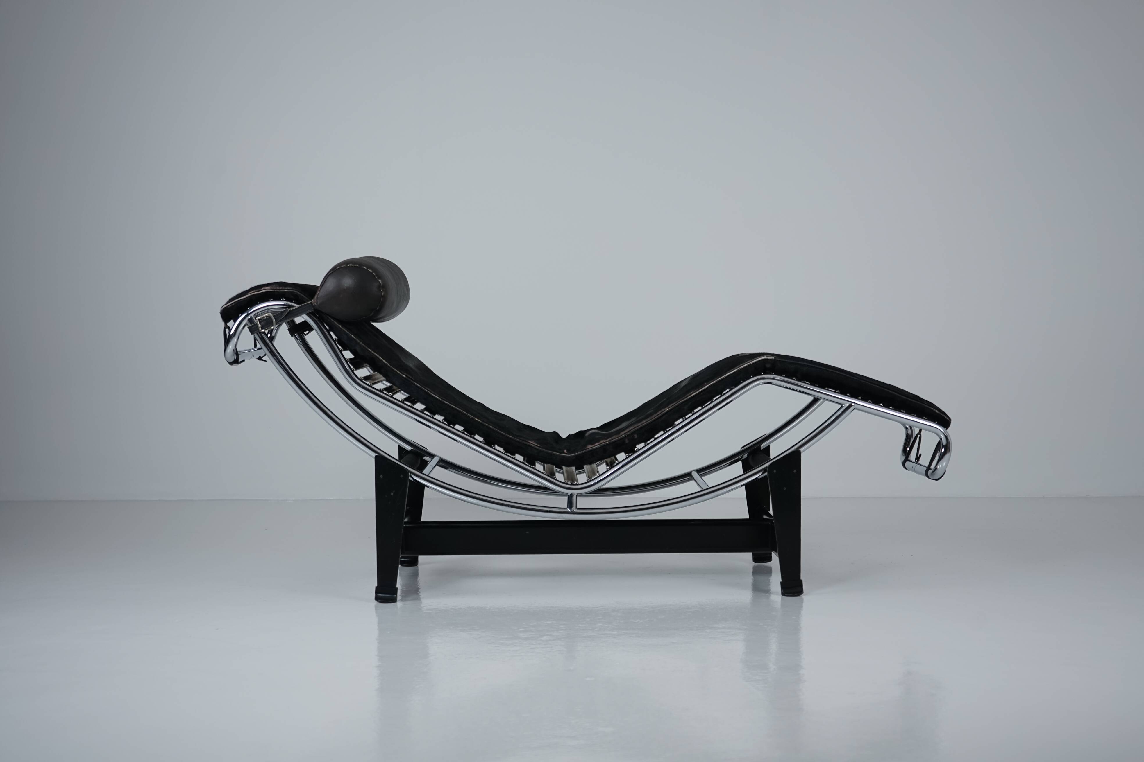 Black Fur LC4 Chaise Longue by Le Corbusier & Pierre Jeanneret for Cassina