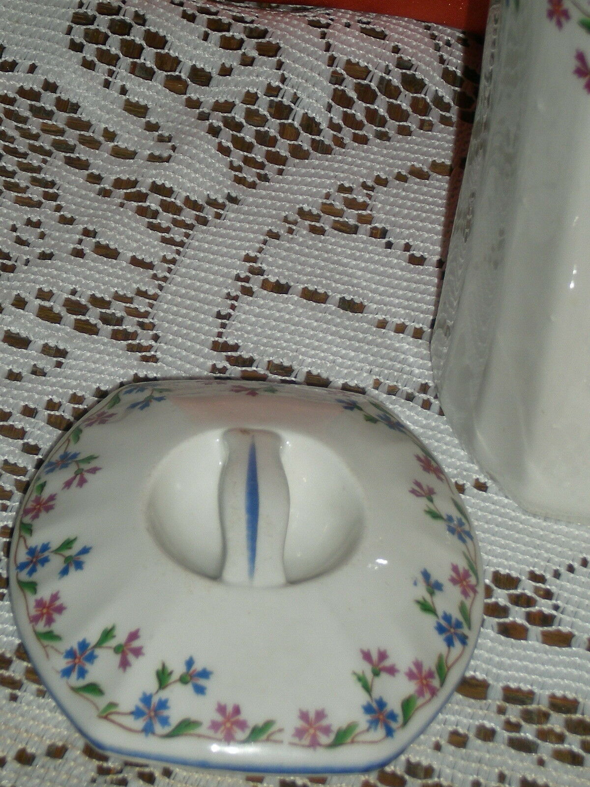 Spice porcelain pot