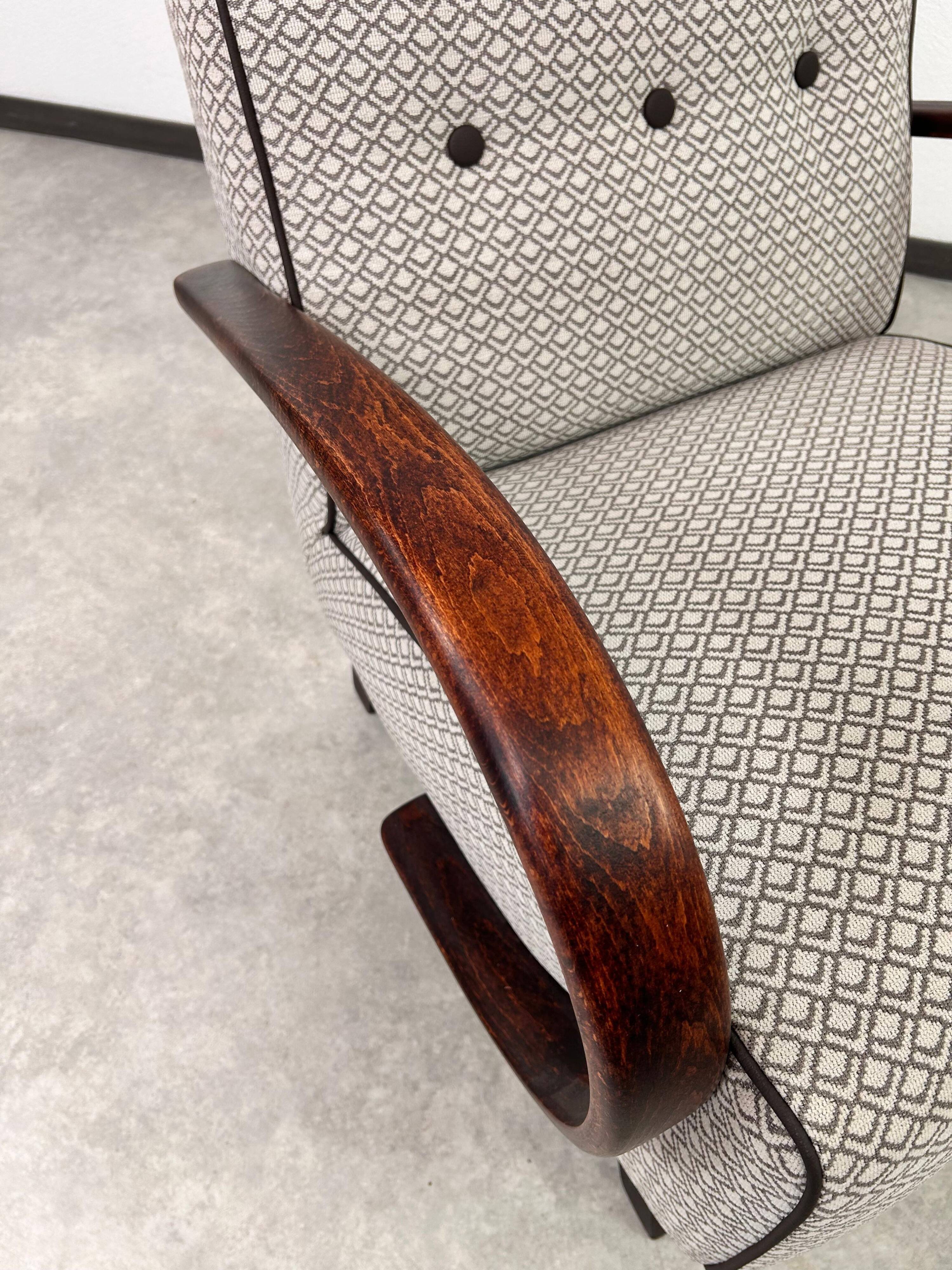 Art Deco armchair by Jindřich Halabala for UP Závody