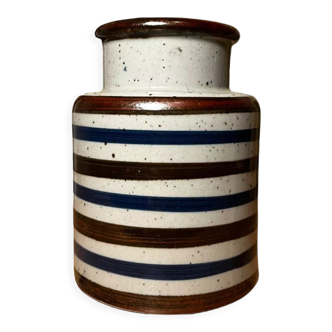 Stoneware pot