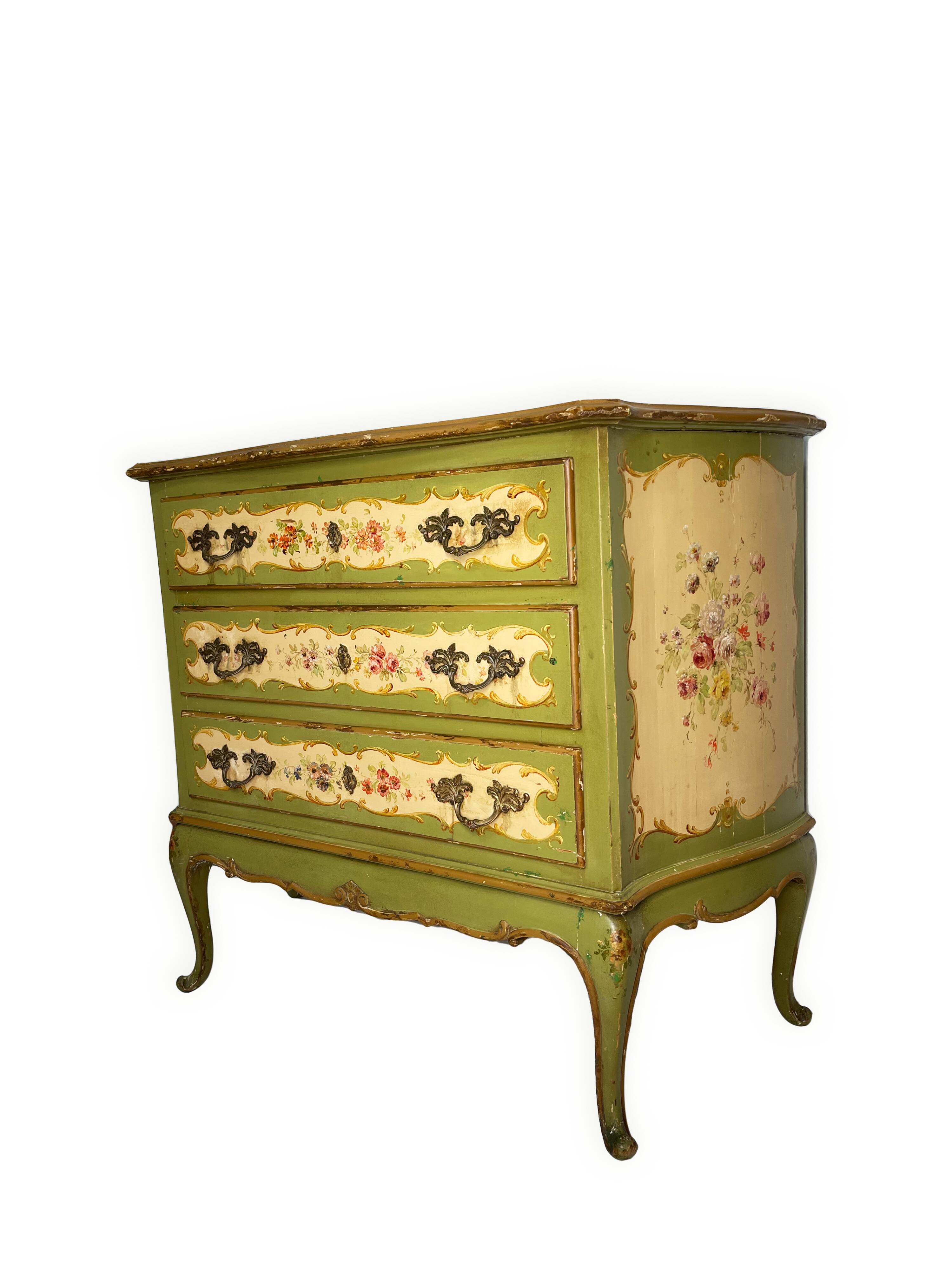 Commode italienne peinte à la main de style vénitien des années 1950
