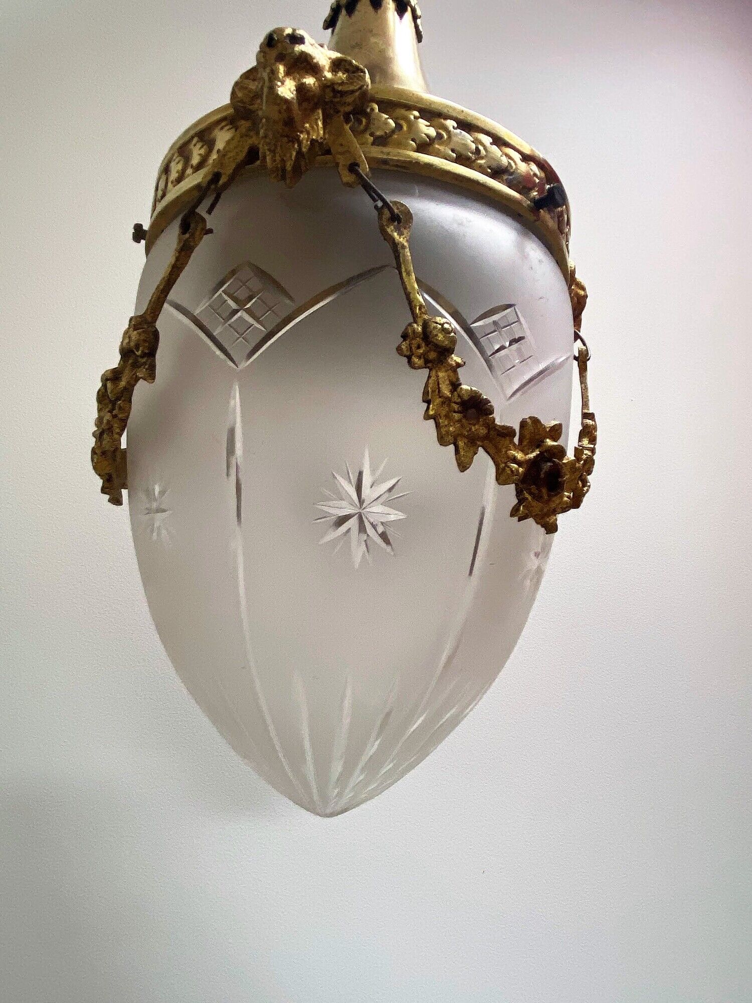 Suspension lamp in gilded bronze and frosted glass nineteenth century