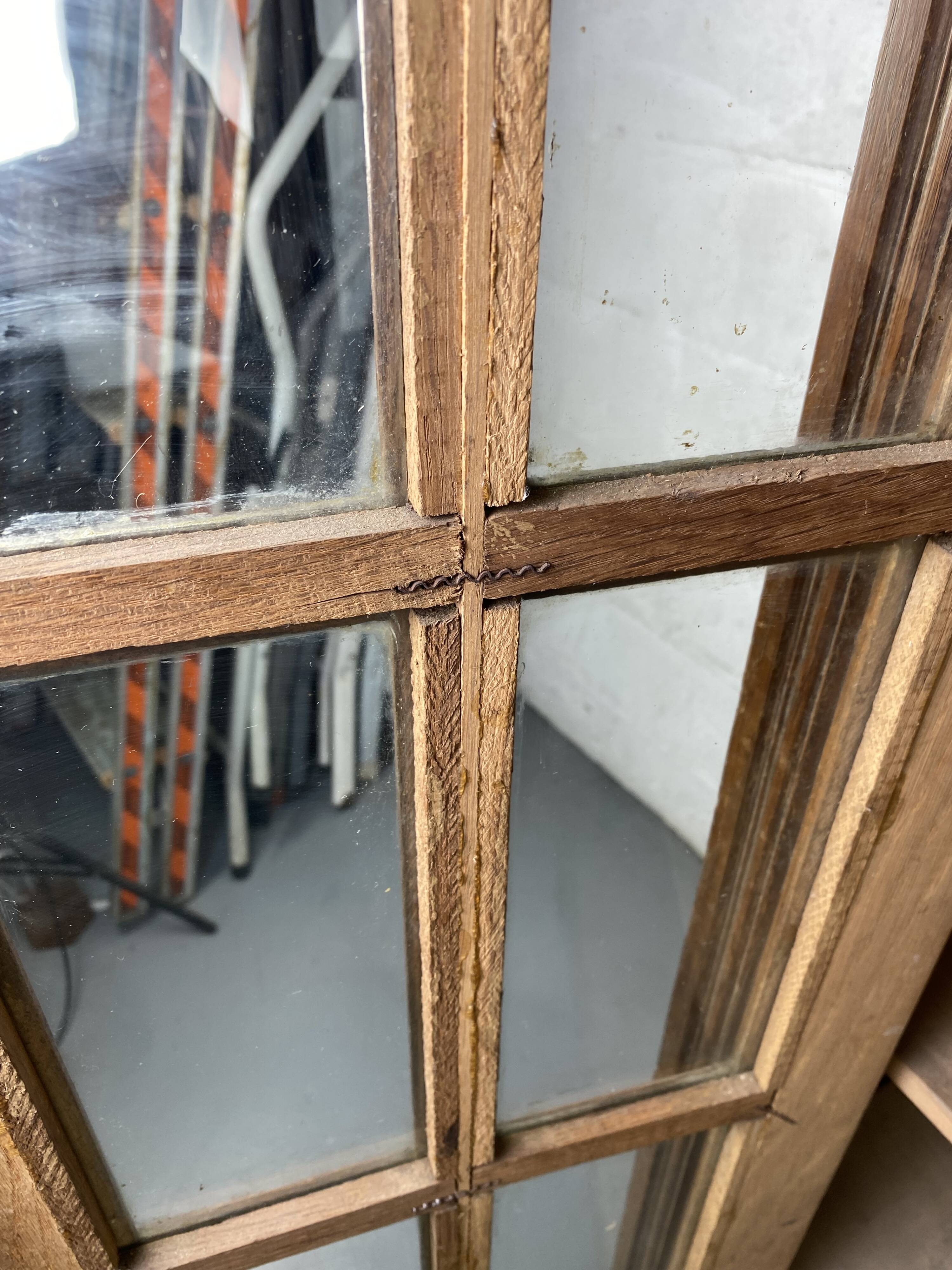 Art-Deco glass cabinet