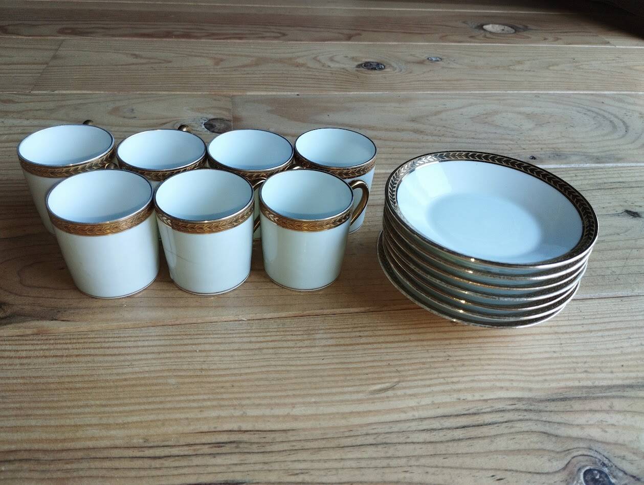 Coffee service for 6 people in Limoges porcelain by Robert Haviland, 1930.