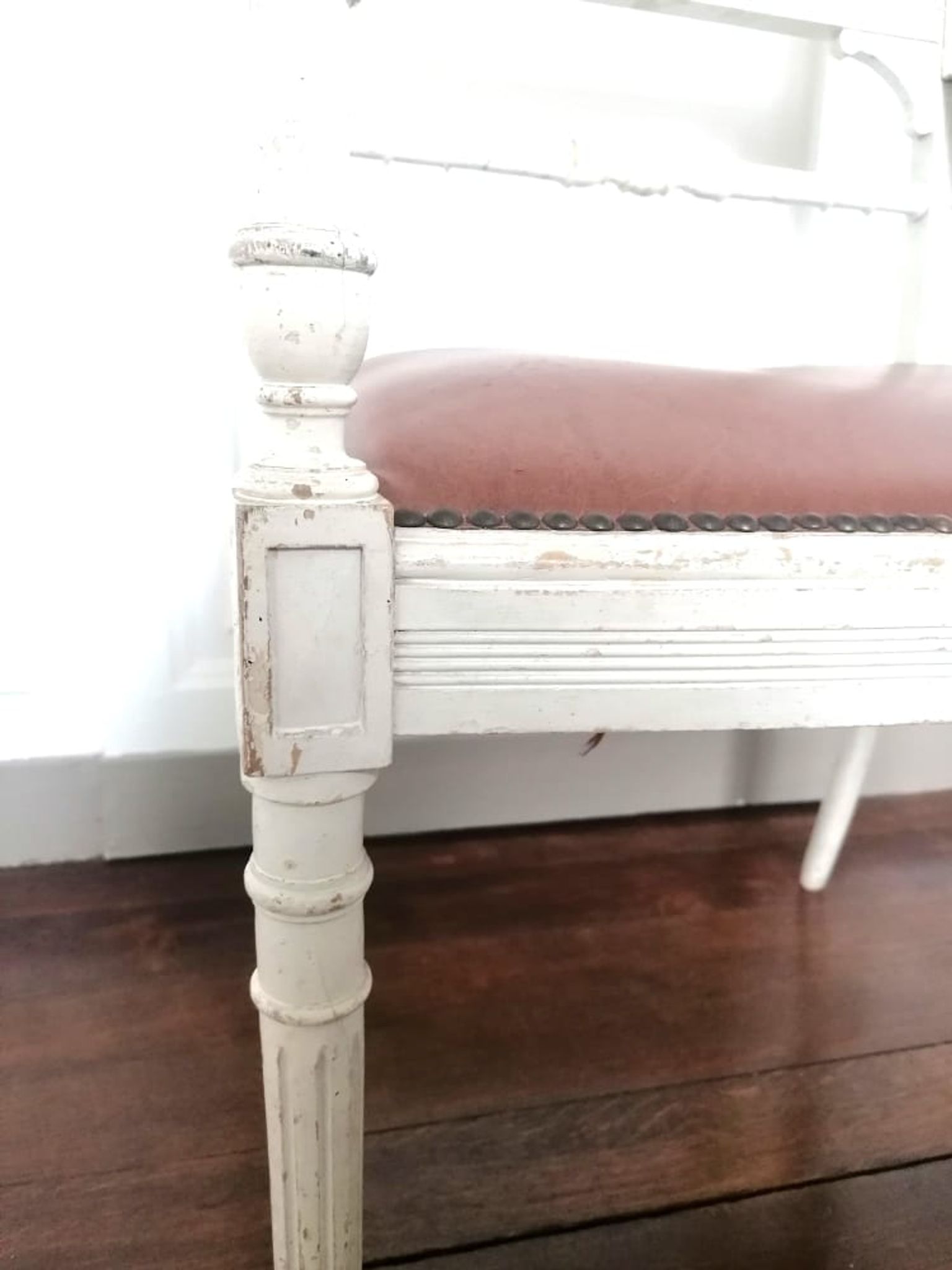 Fauteuil canné de style Louis XV bois laqué