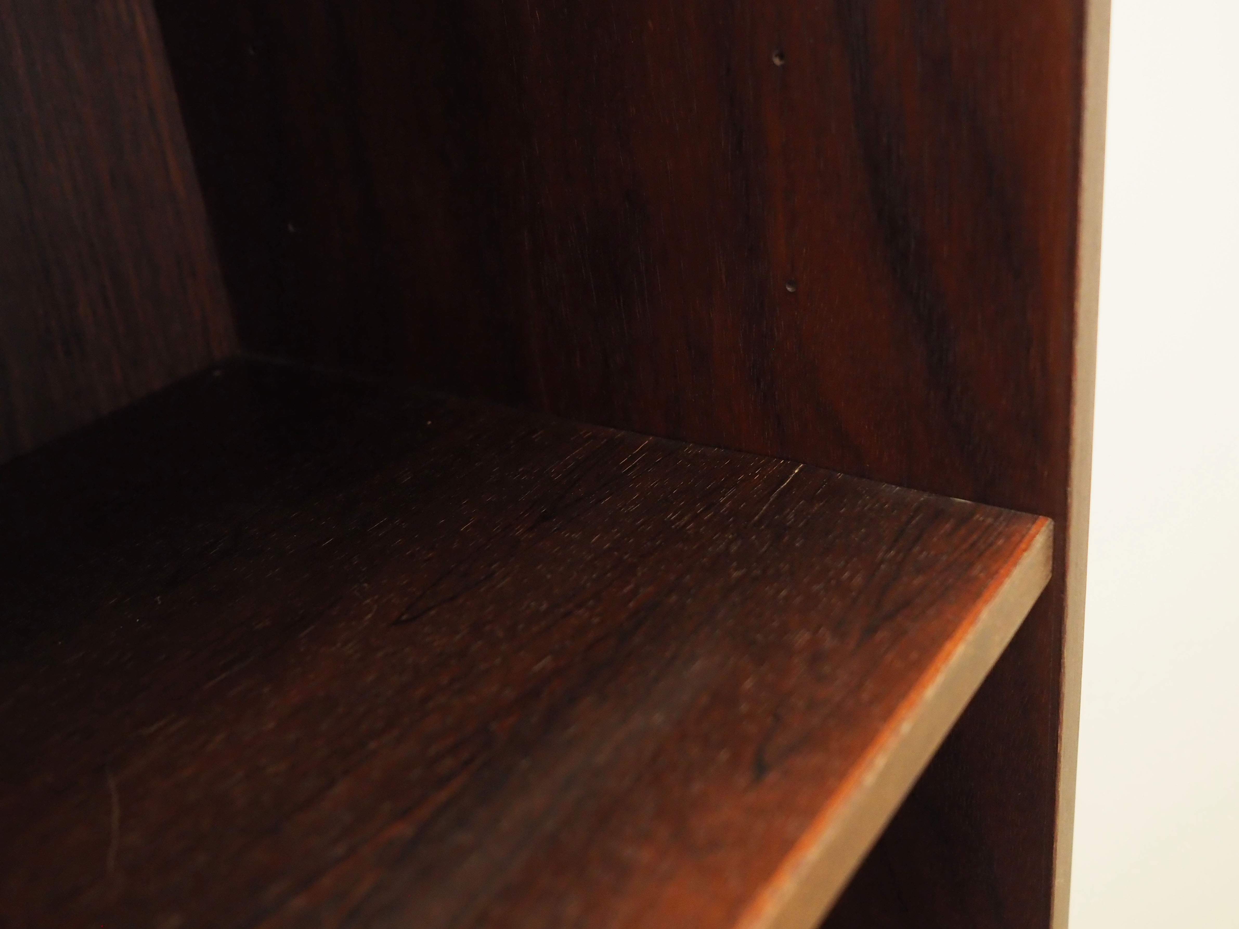 Bibliothèque en palissandre, design danois, années 1970, production: Danemark