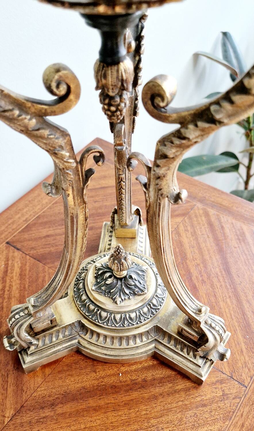 Lampe cassolette bronze doré style Empire XIXème