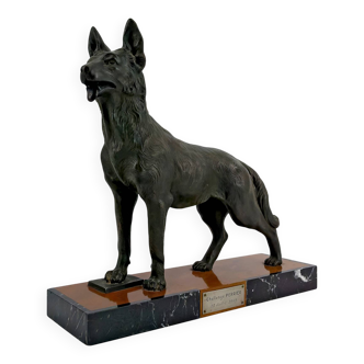 Sculpture representing a German Shepherd, Perrier Challenge Trophy, 1942